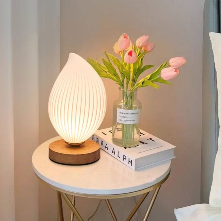 Zeitgenössische nordische Holz PLA ABS Bud Tulpe Mango gestreift 1-Licht Tischlampe Nachtlicht für Nachttisch