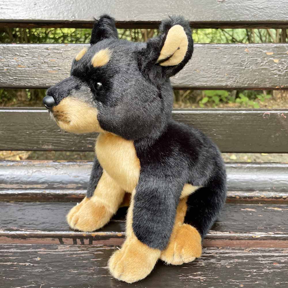 Schwarzer Hund Dobermann Plüschspielzeug