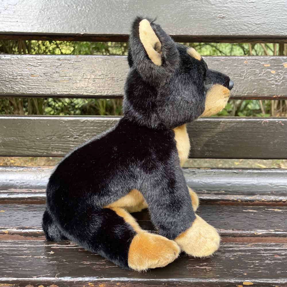 Schwarzer Hund Dobermann Plüschspielzeug