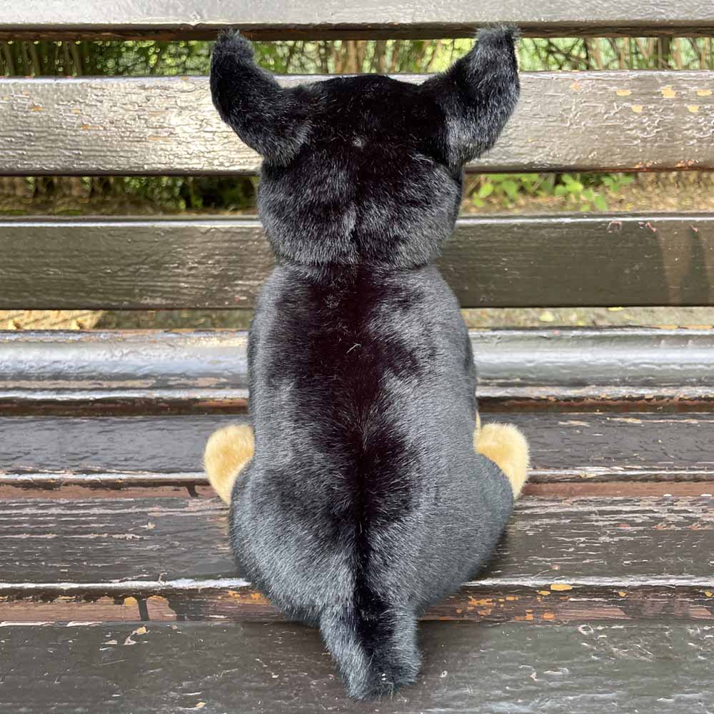 Schwarzer Hund Dobermann Plüschspielzeug