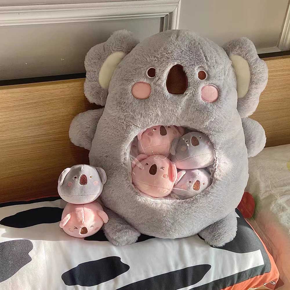 Eine Tasche mit Kawaii Koala Wurfkissen Plüschspielzeugen Stoffpuppe