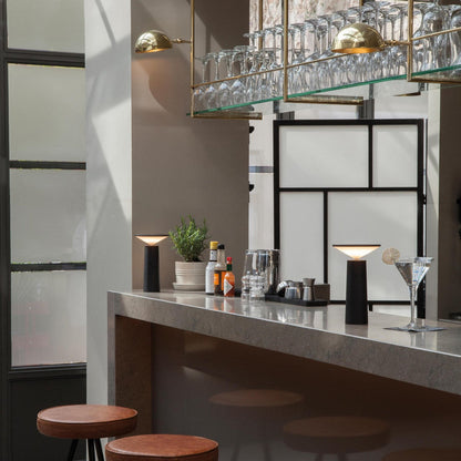 Sandsberg | FlexiBeam - Moderne LED-Tischlampe mit schwenkbarem Kopf