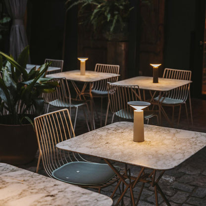 Sandsberg | FlexiBeam - Moderne LED-Tischlampe mit schwenkbarem Kopf