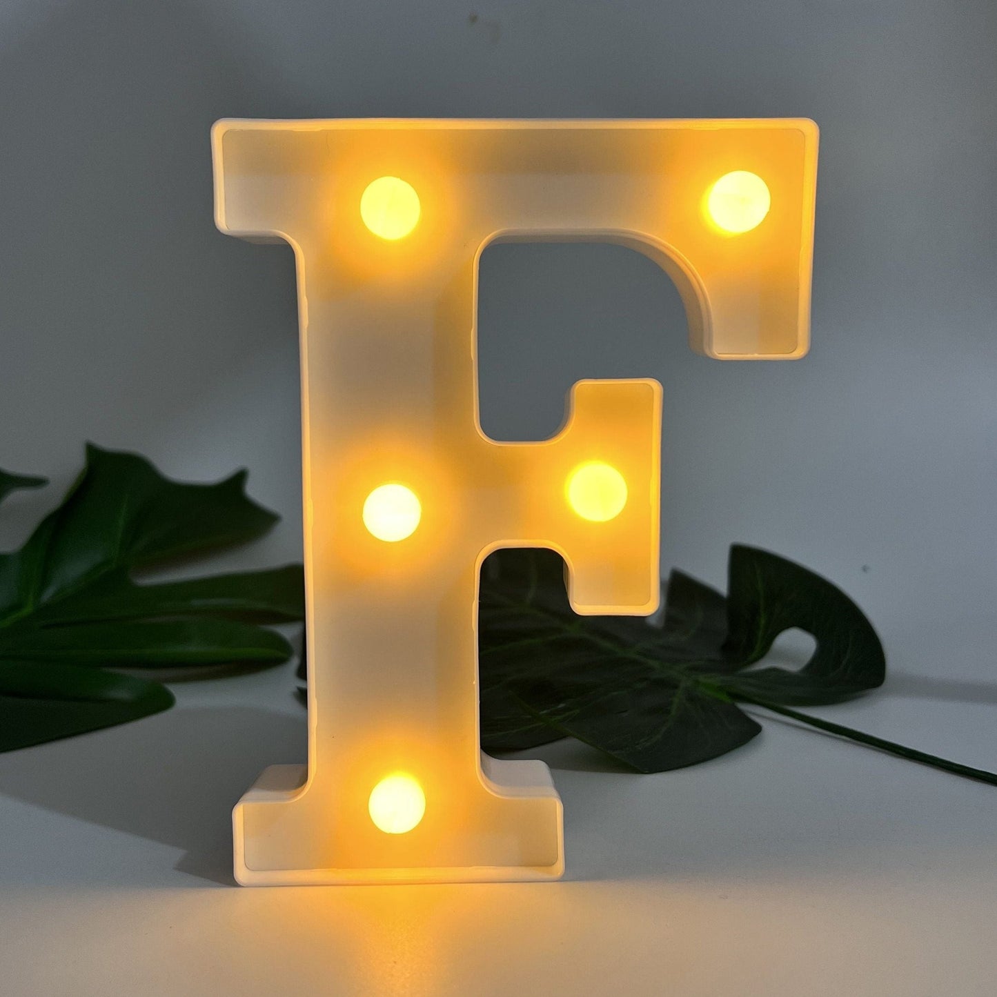 Sandsberg | LetterGlow - Wireless LED-Buchstabenlampe für einzigartigen Stil