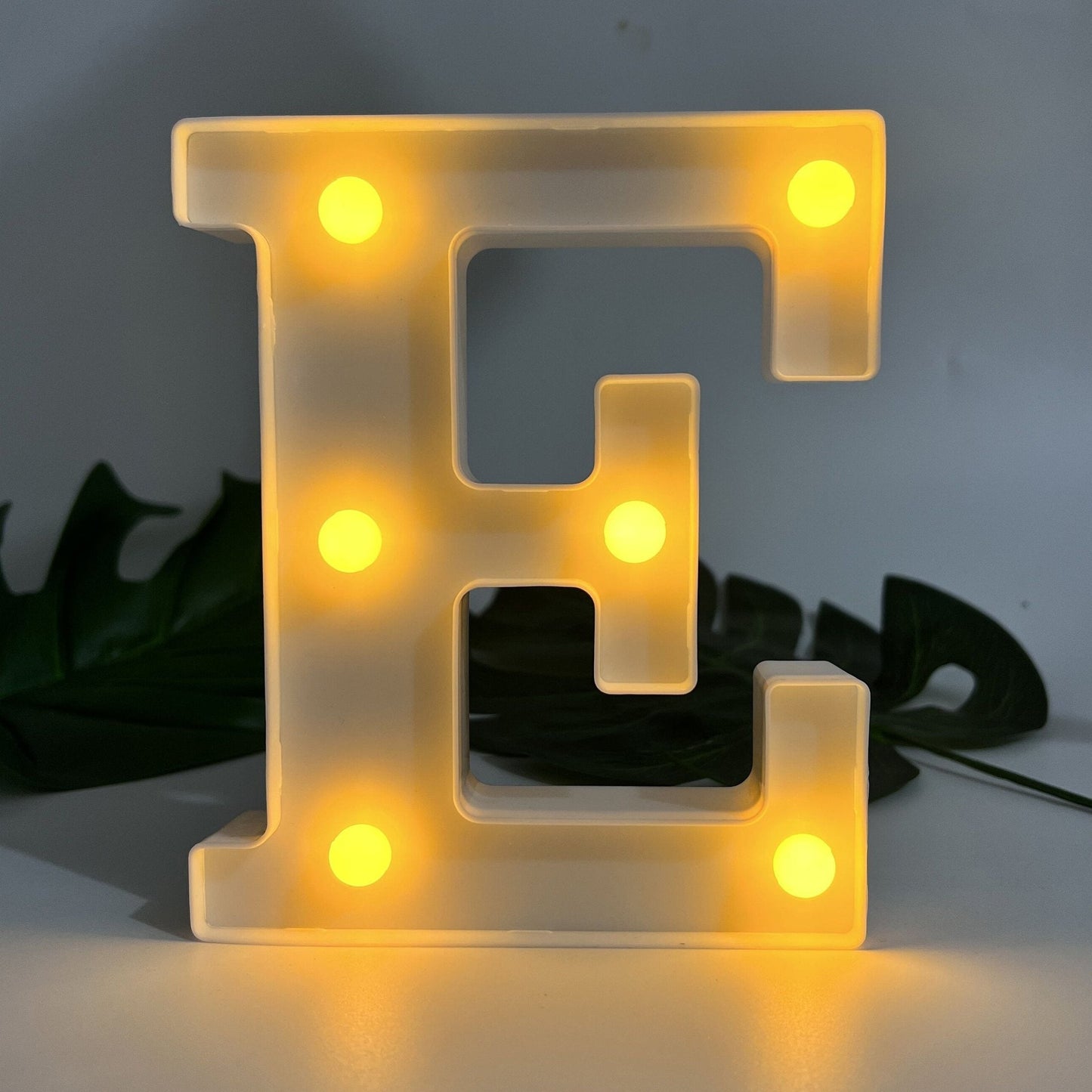 Sandsberg | LetterGlow - Wireless LED-Buchstabenlampe für einzigartigen Stil