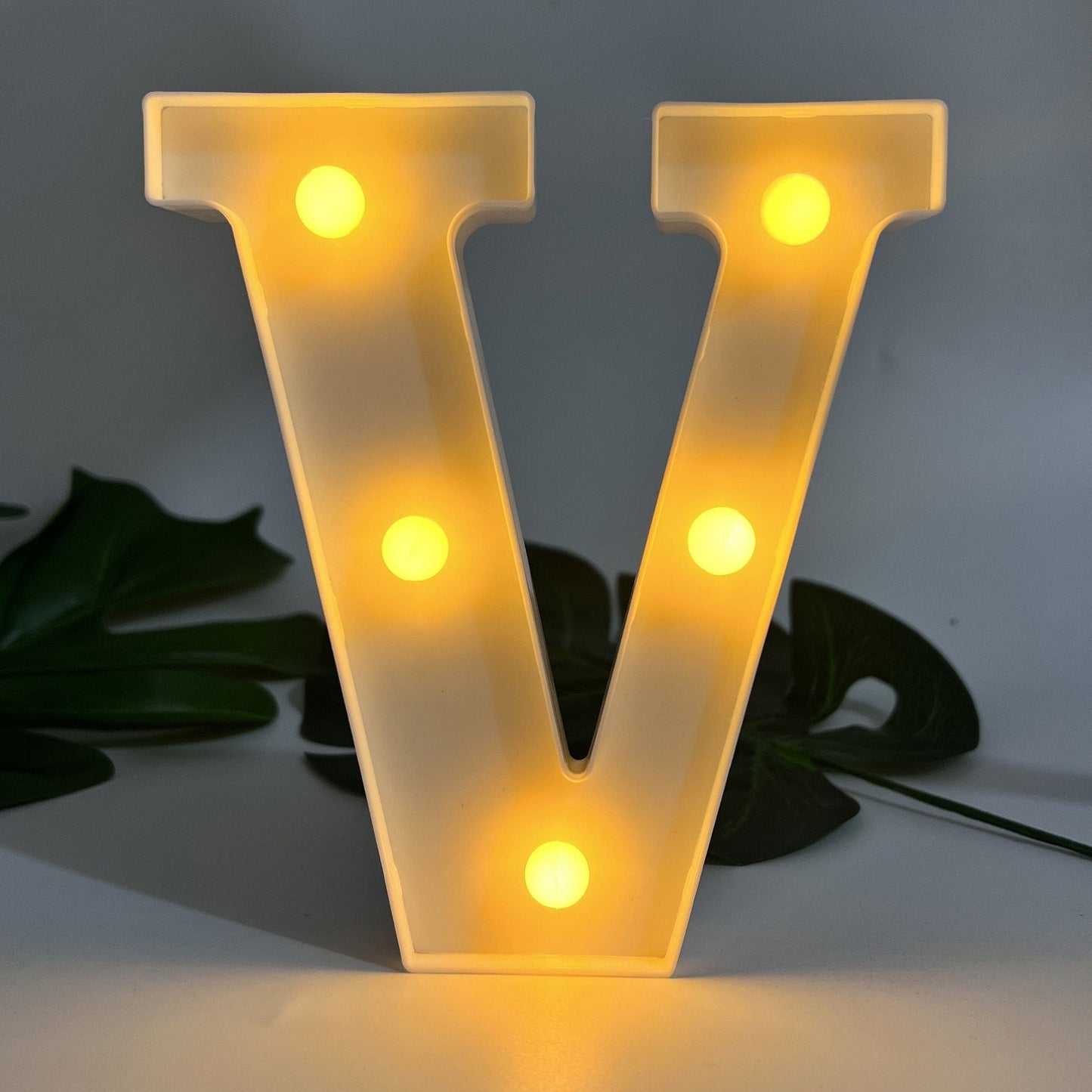 Sandsberg | LetterGlow - Wireless LED-Buchstabenlampe für einzigartigen Stil
