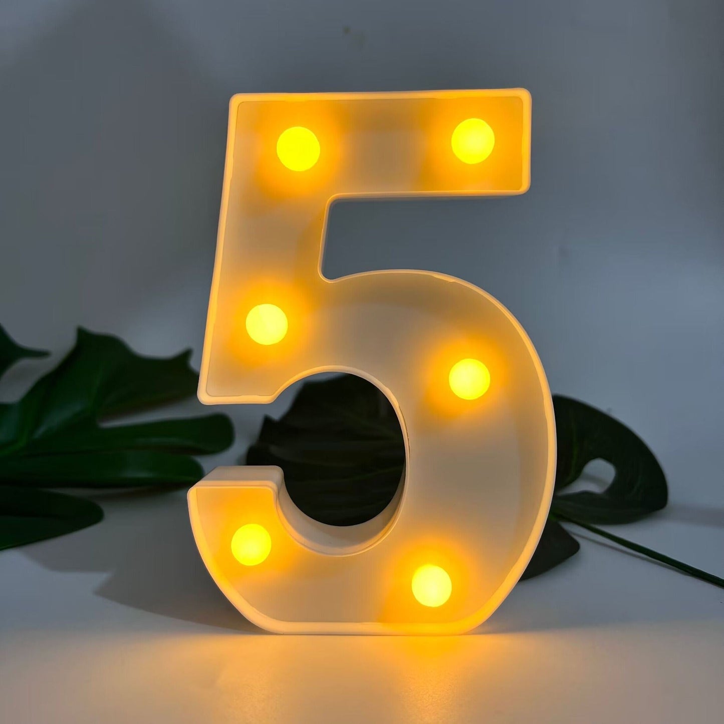 Sandsberg | LetterGlow - Wireless LED-Buchstabenlampe für einzigartigen Stil