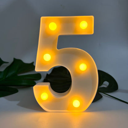 Sandsberg | LetterGlow - Wireless LED-Buchstabenlampe für einzigartigen Stil