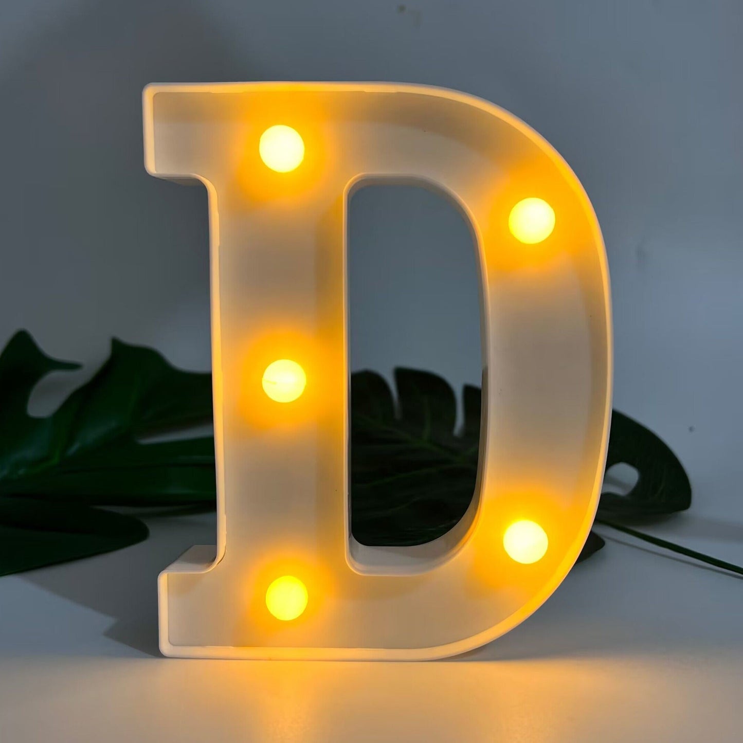 Sandsberg | LetterGlow - Wireless LED-Buchstabenlampe für einzigartigen Stil