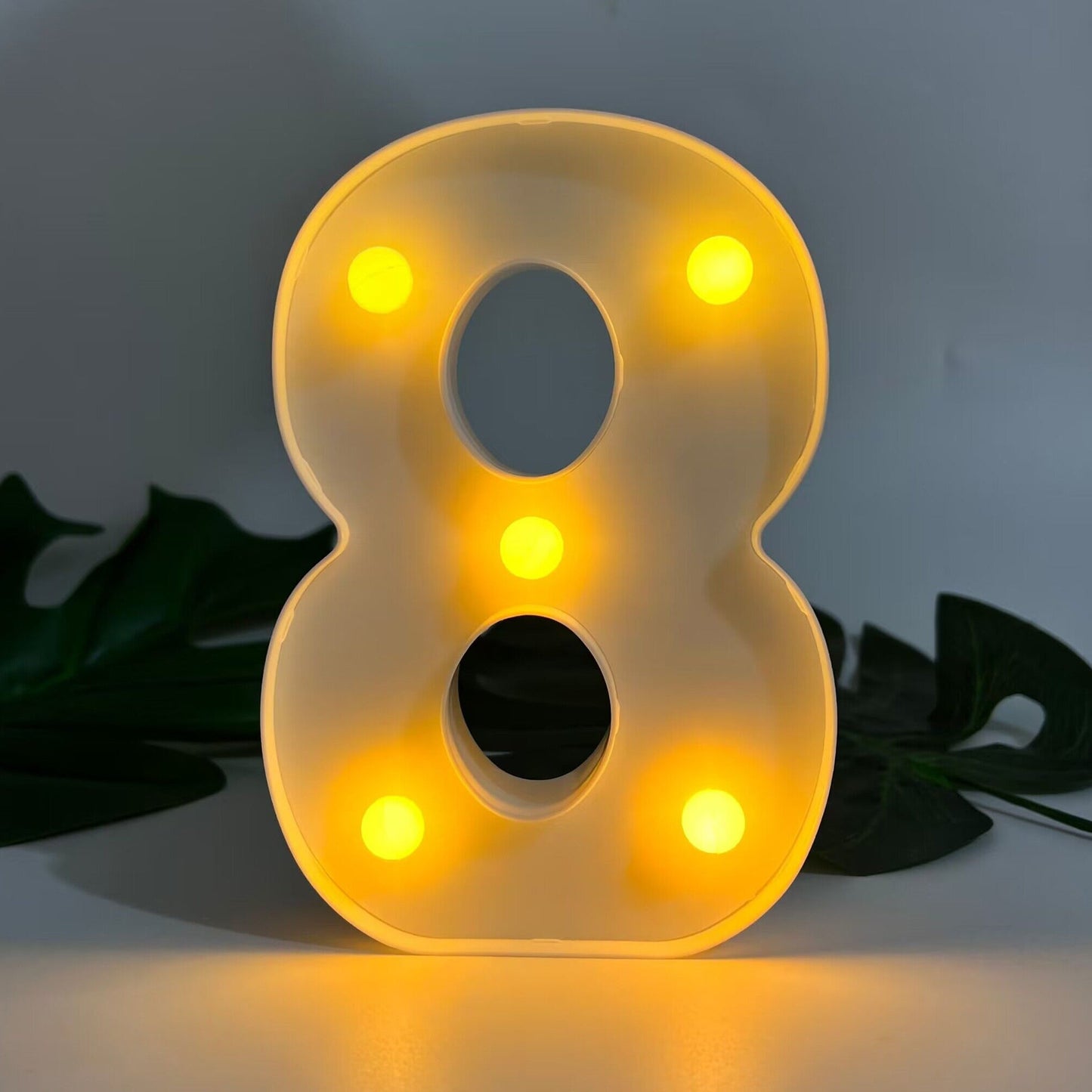 Sandsberg | LetterGlow - Wireless LED-Buchstabenlampe für einzigartigen Stil