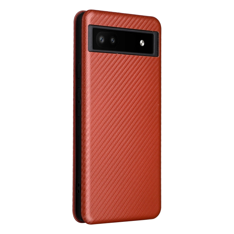 Für Google Pixel 6a Karbonfasertextur Horizontal Flip Leder Handyhülle (Braun)