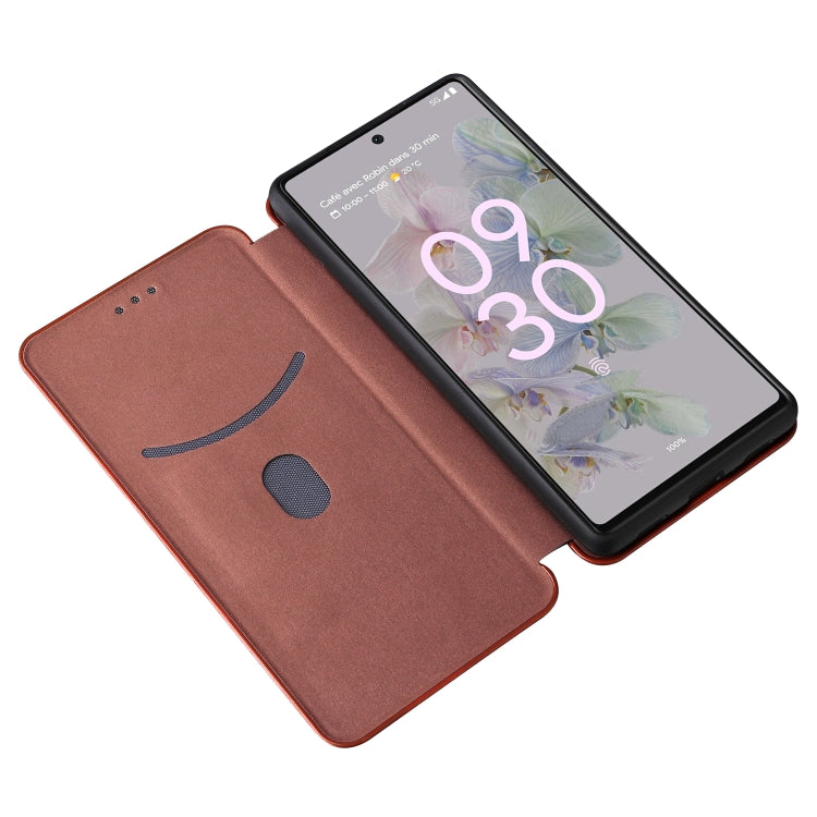 Für Google Pixel 6a Karbonfasertextur Horizontal Flip Leder Handyhülle (Braun)