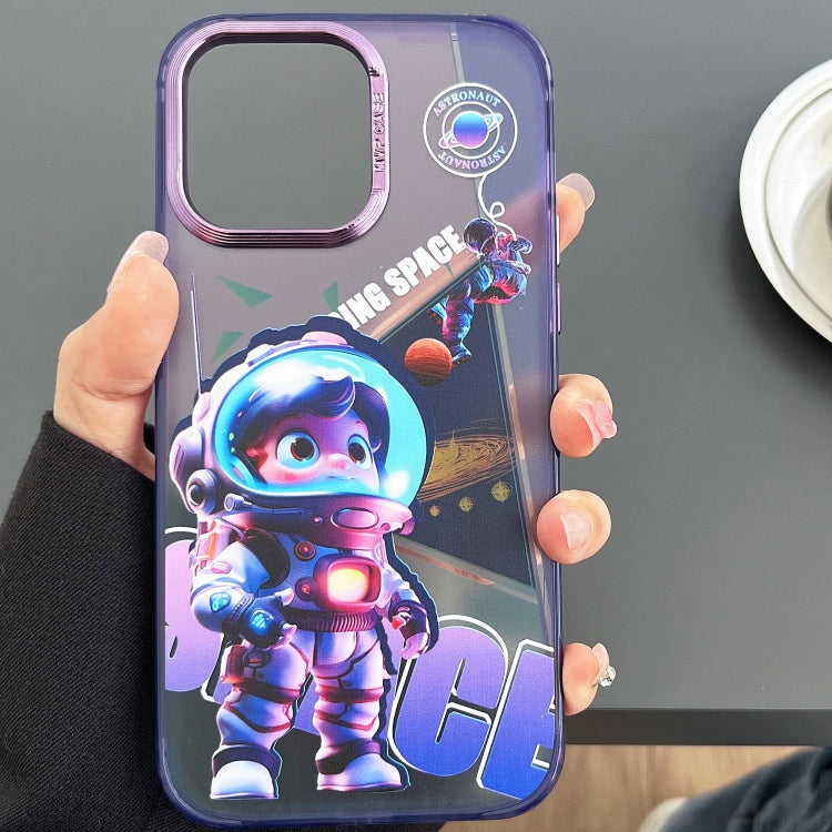 Für iPhone 14 Gravierte Bunte Astronaut Handyhülle (Dreieckiger Boden)