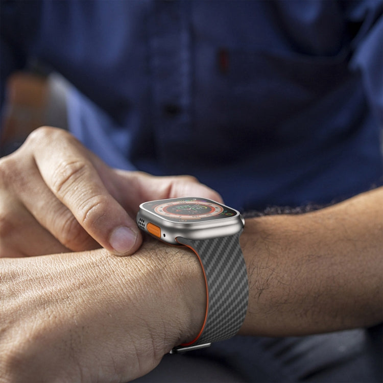 Sandsberg | Für Apple Watch Series 5 44mm Carbonfaser Magnetische Silber Schnalle Uhrband (Räumlich Grau Orange)