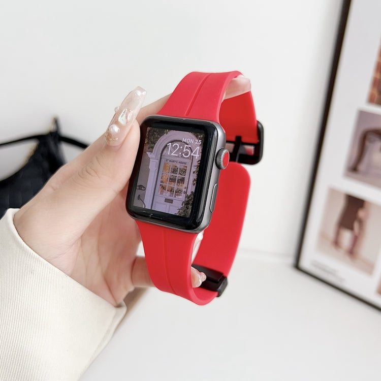 Sandsberg | Für Apple Watch Series 7 41mm Magnetische Quadratische Schnalle Silikon Uhrband (Rot)