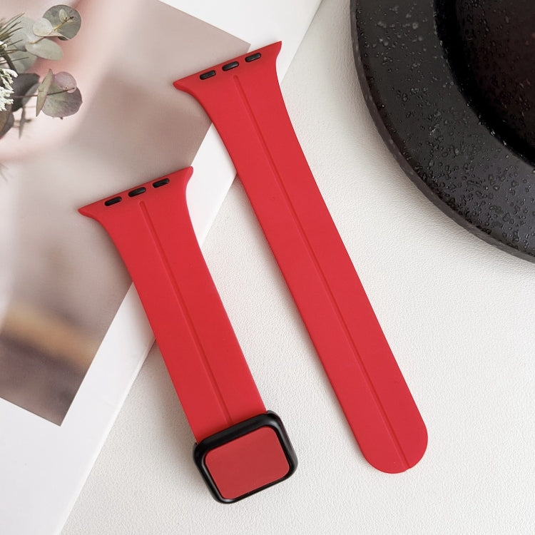Sandsberg | Für Apple Watch Series 7 41mm Magnetische Quadratische Schnalle Silikon Uhrband (Rot)
