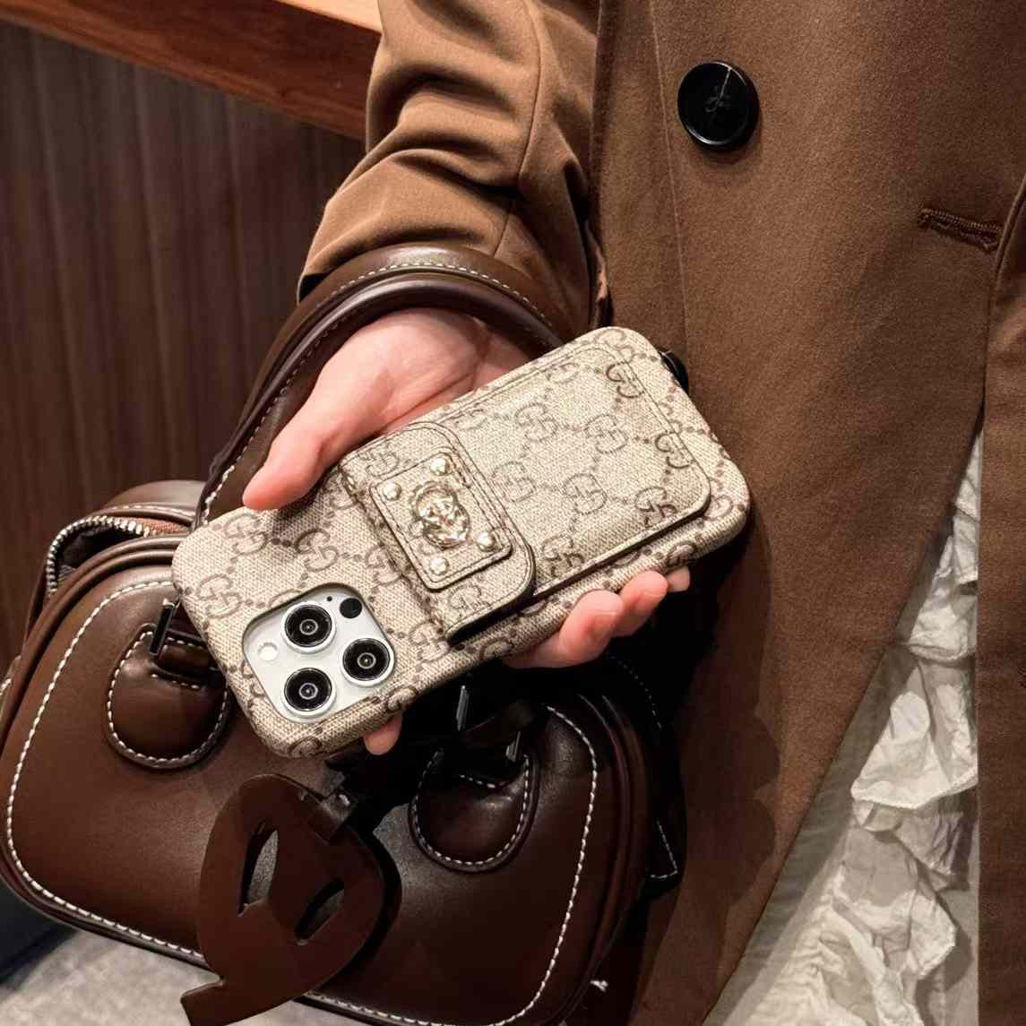 Sandsberg | Luxus Marken Leder Monogramm iPhone Hülle Mit Geldbörse
