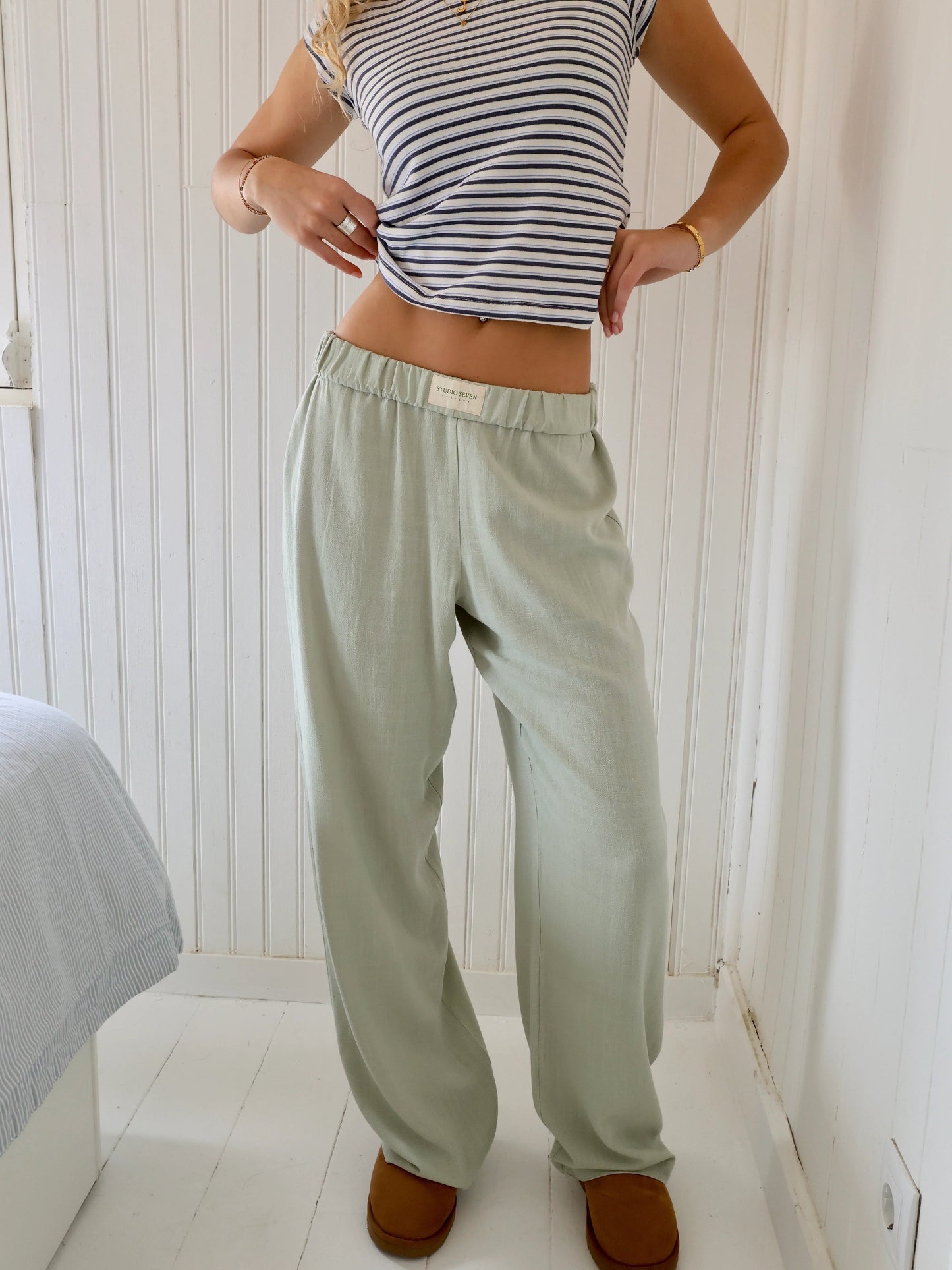 LOUNGE HOSE