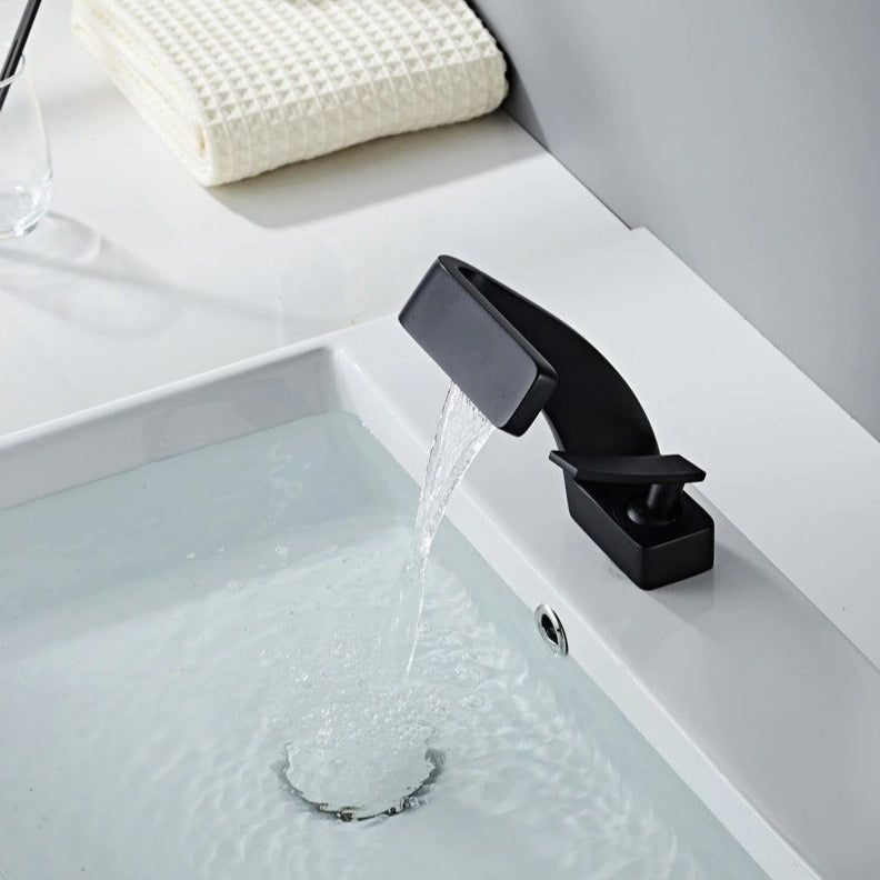 Sandsberg | Gebogener Wasserhahn im modernen Design