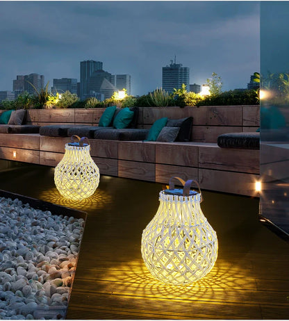 Sandsberg | Solar LED Rattan-Laterne – Große Außenbeleuchtung im Oval-Design für Garten und Terrasse