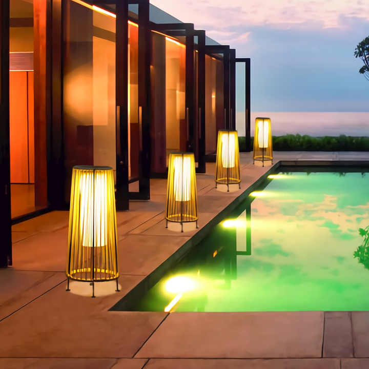 Sandsberg | Solar LED Rattan-Laterne – Große Außenbeleuchtung im Oval-Design für Garten und Terrasse