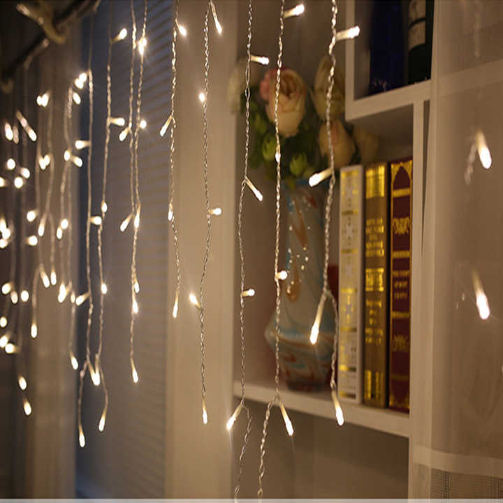 Sandsberg | LED Sternenhimmel Eiszapfen Lichterkette – Dekorative Lichtervorhänge für Weihnachten und Garten