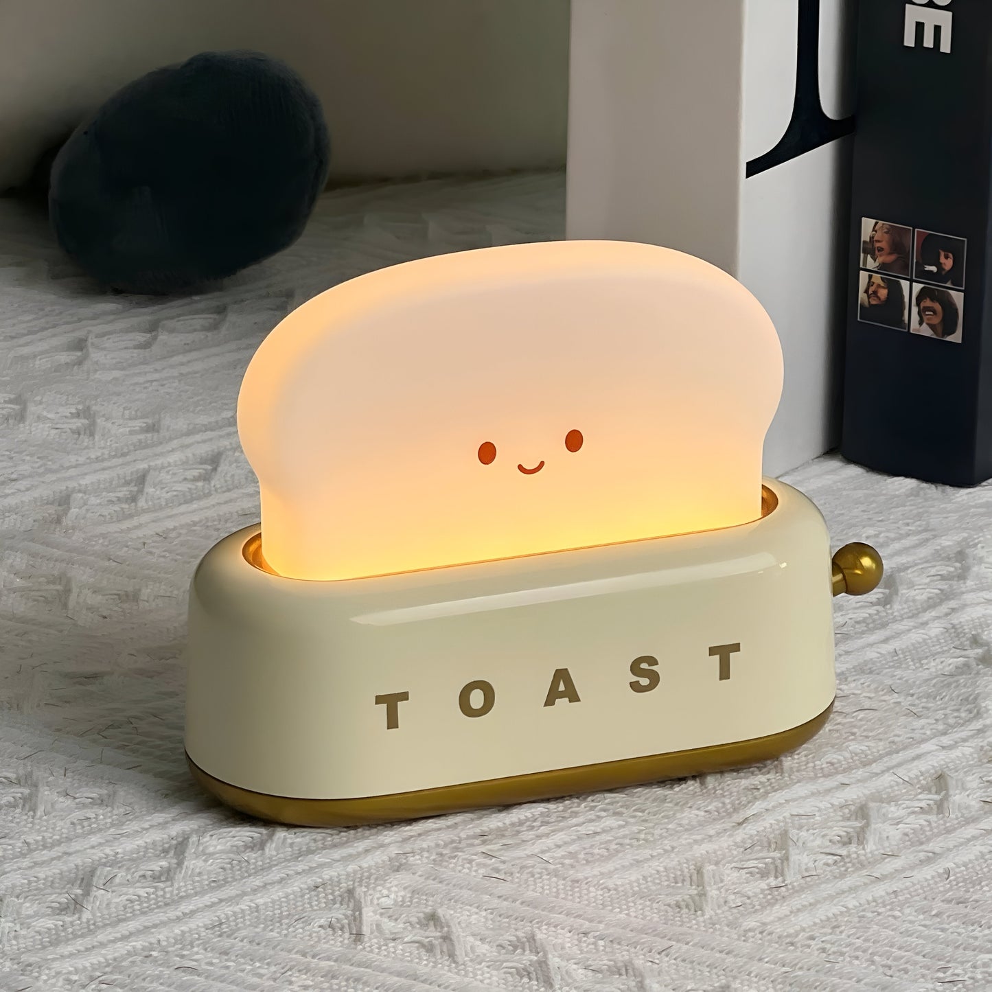 Sandsberg | TinyToast Tischlampe – Tragbare toasterförmige Nachtlicht mit dimmbarer LED & USB-Anschluss