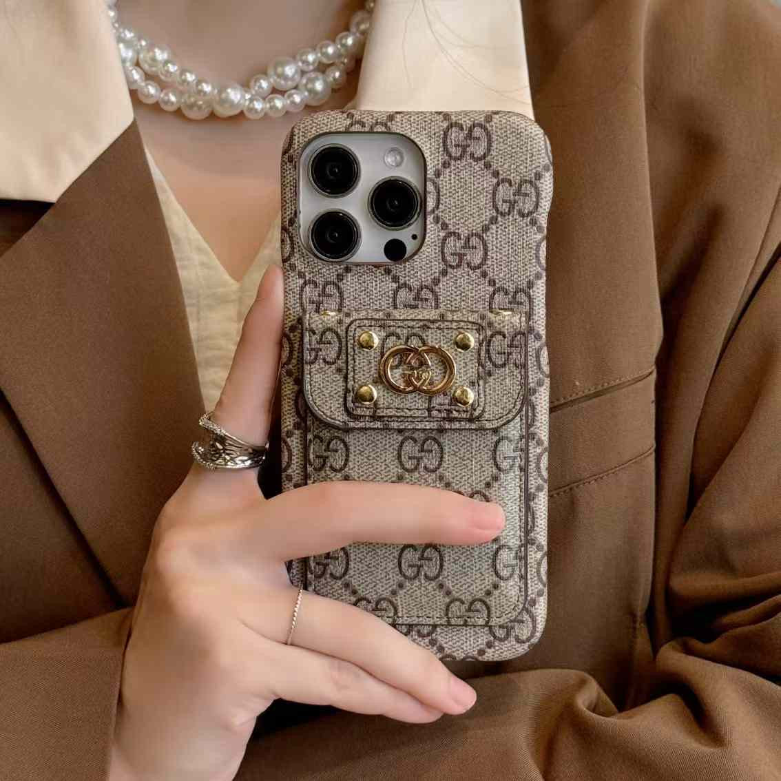 Sandsberg | Luxus Marken Leder Monogramm iPhone Hülle Mit Geldbörse