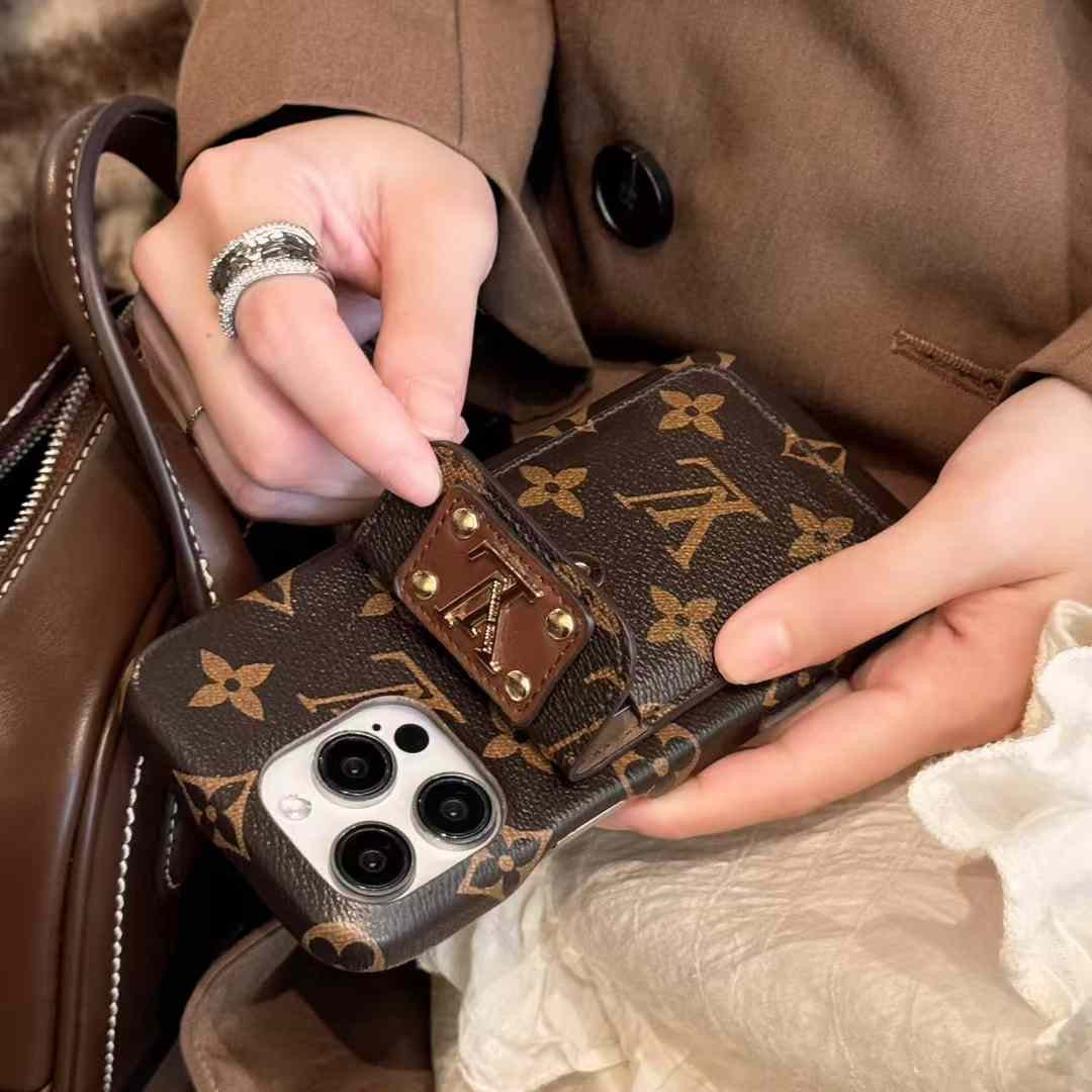 Sandsberg | Luxus Marken Leder Monogramm iPhone Hülle Mit Geldbörse