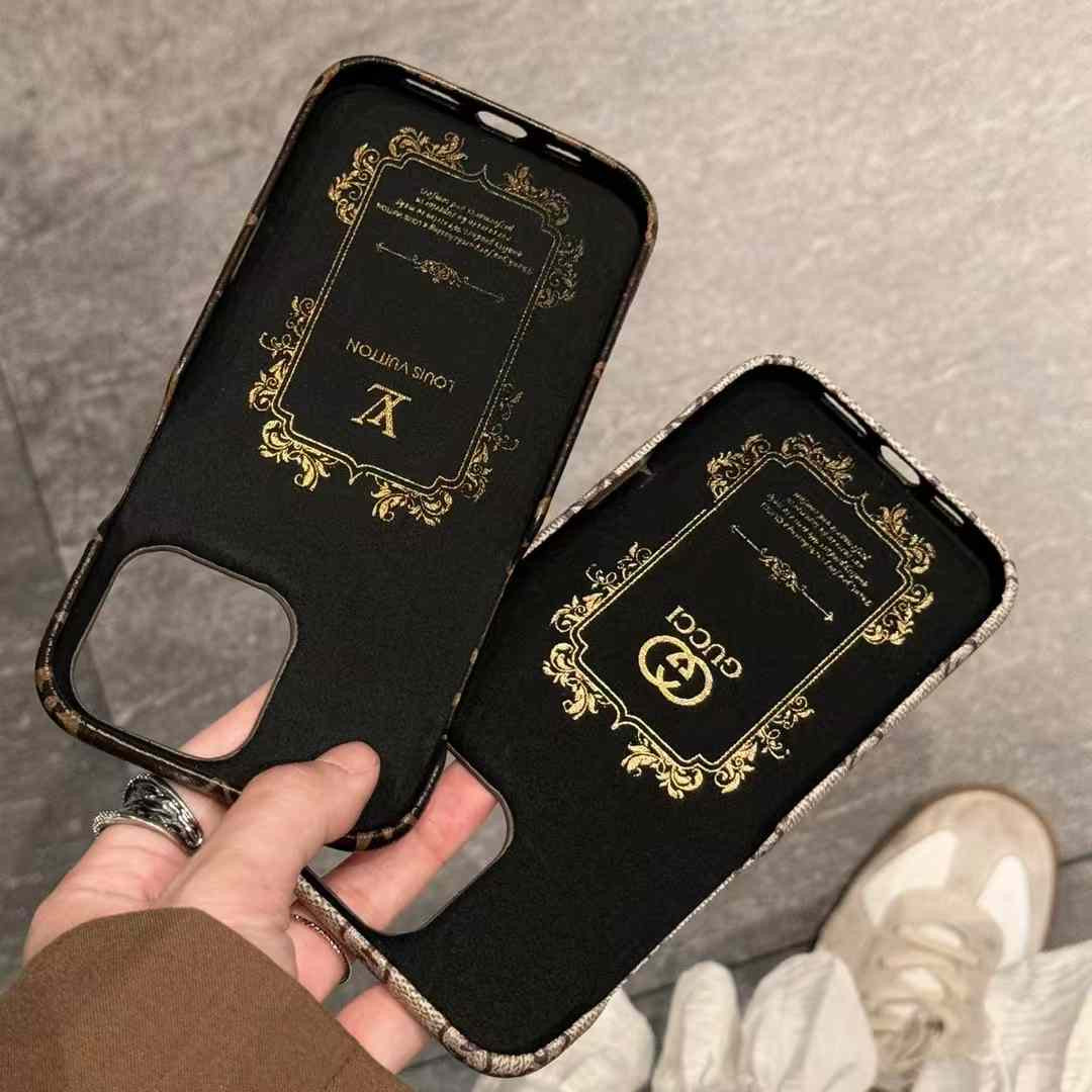 Sandsberg | Luxus Marken Leder Monogramm iPhone Hülle Mit Geldbörse