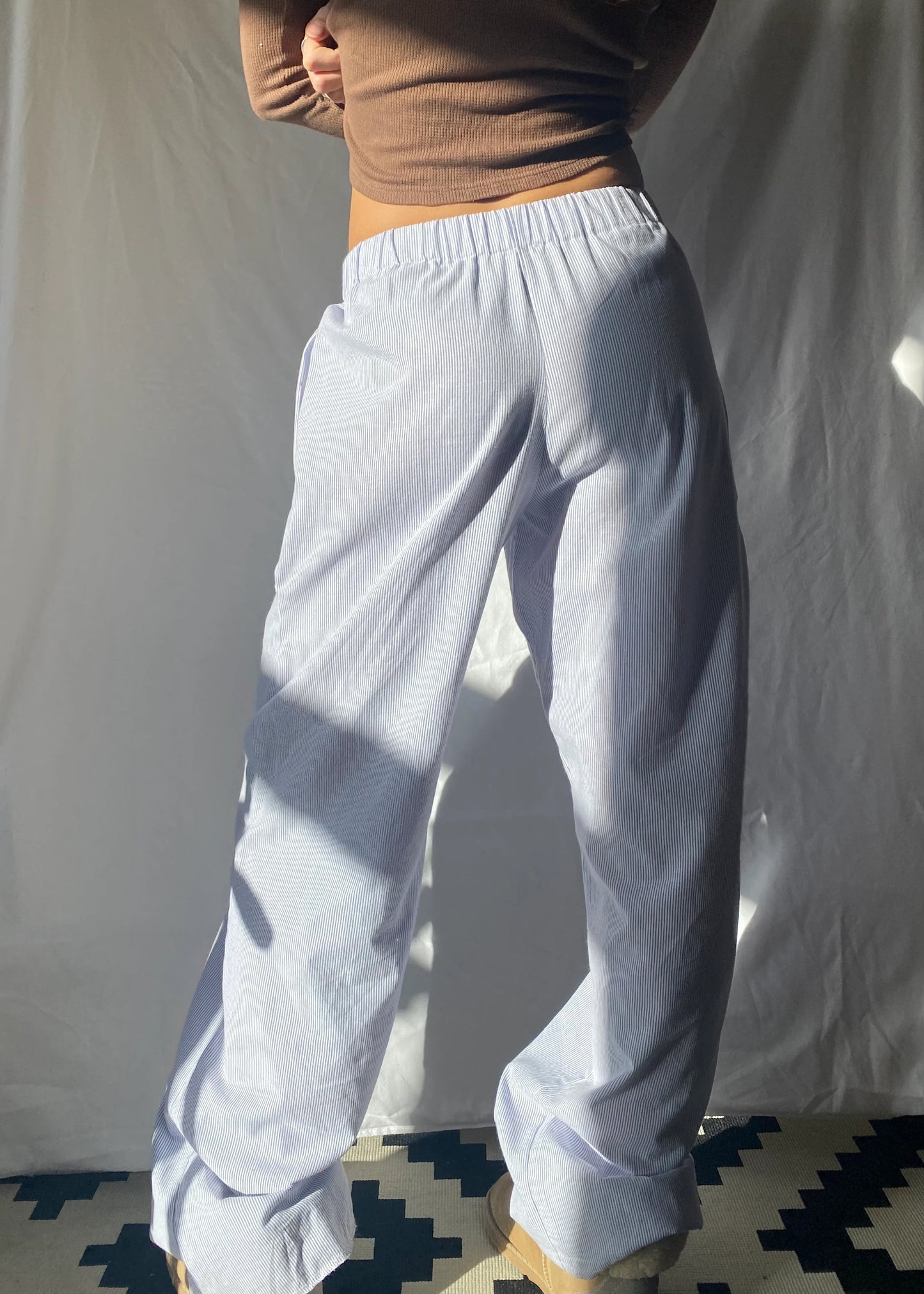 LOUNGE HOSE