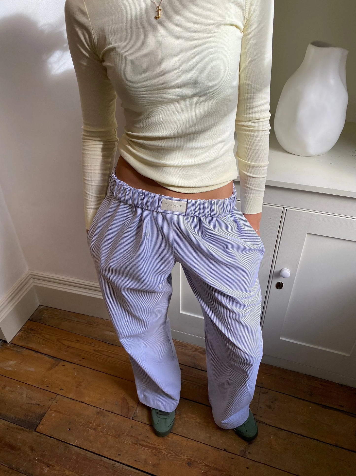 LOUNGE HOSE