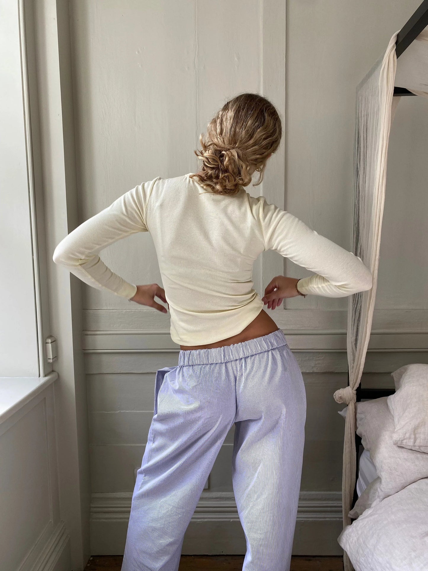 LOUNGE HOSE