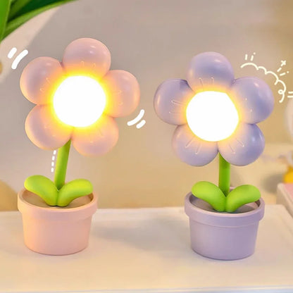 Sandsberg | BloomAura – Elegante kleine Tischlampe mit Blumendesign für sanfte Beleuchtung