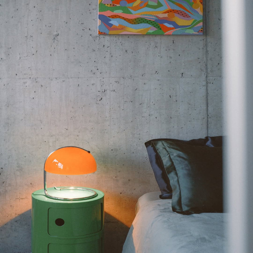 Sandsberg | Mid-Century Modern Schreibtischlampe – Retro Orange Kuppeldesign mit USB-Strom