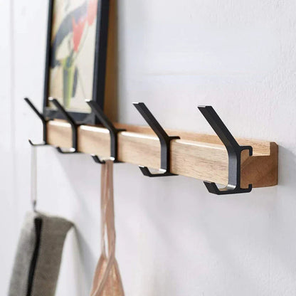 Wandgarderobe mit beweglichen Haken – Skandinavisches Design aus Holz Metall
