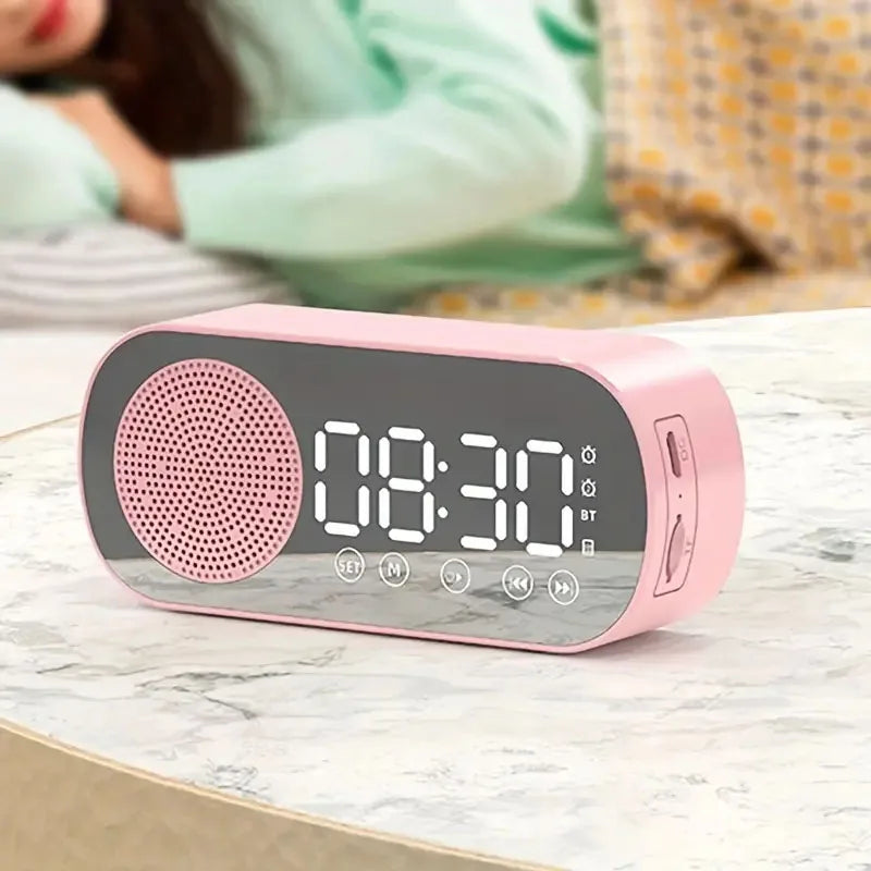 Sandsberg | Digitaler Wecker mit Bluetooth-Lautsprecher und FM-Radio