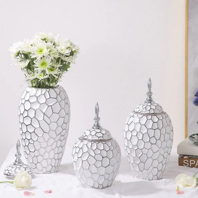 Sandsberg | GoldenPattern | Keramikvase mit luxuriösen goldenen Akzenten – Modernes dekoratives Wohnaccessoire