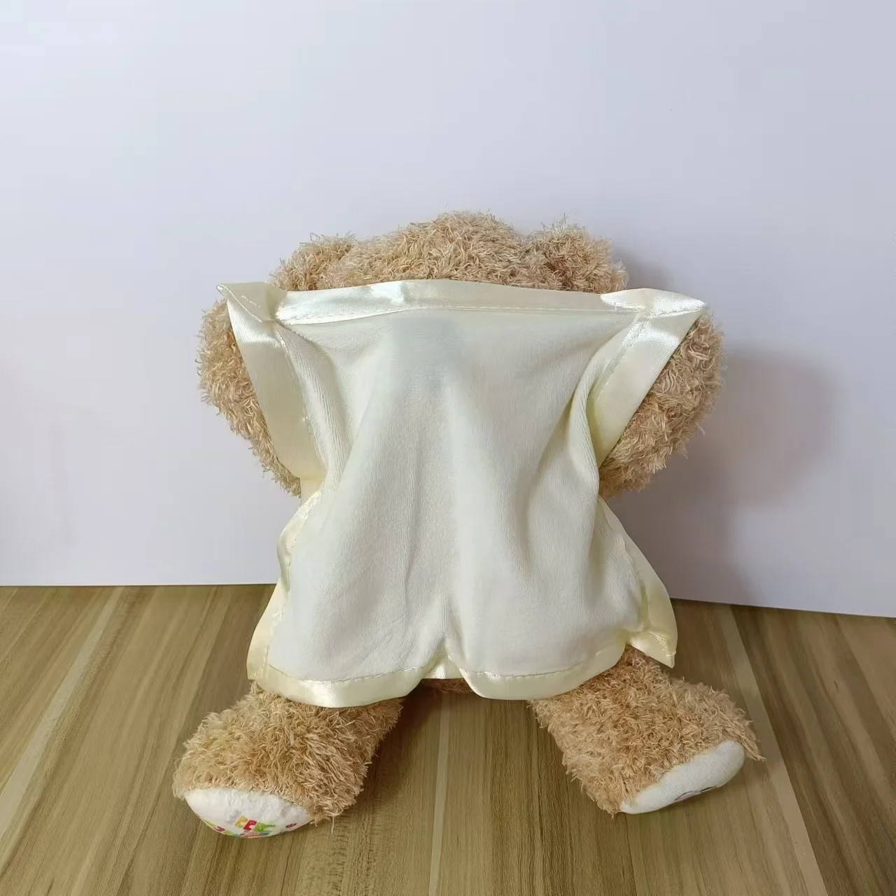 Sandsberg | SnuggleBuddy Peek-a-Boo Bär | Interaktives sprechendes Plüschtier für Babys & Kleinkinder
