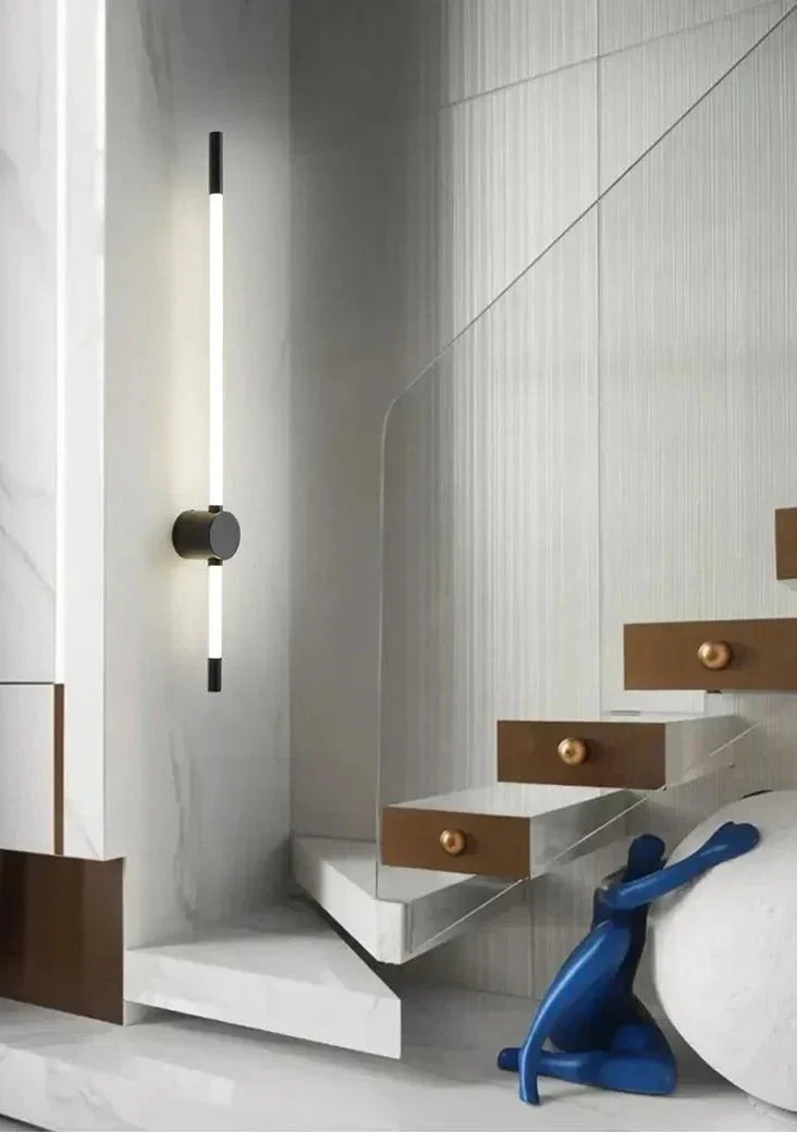 Sandsberg | AstraBeam – Vertikale LED-Wandlampe für moderne Innenräume