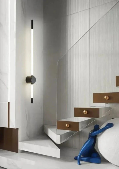 Sandsberg | AstraBeam – Vertikale LED-Wandlampe für moderne Innenräume