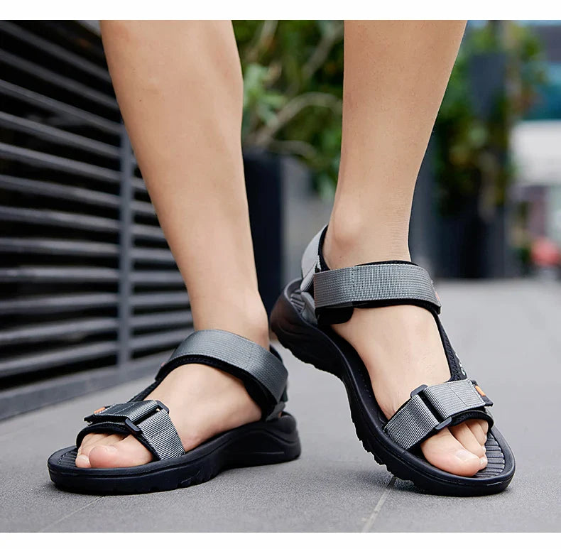 Herren Atmungsaktive Mesh Sandalen Sommer Leichtgewichtig Outdoor Strand Komfort Rutschfeste Freizeitschuhe