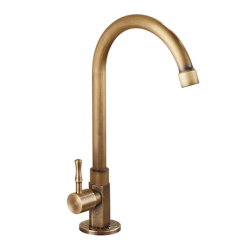 Elegante Schwanenhals Küchenarmaturen aus antikem Messing