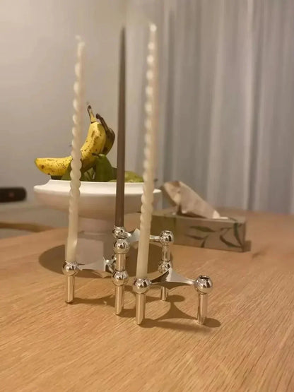 Sandsberg | Moderner Molekularer Metallkerzenhalter – Nordisch-inspirierter silberner Kerzenständer für elegante Wohnkultur