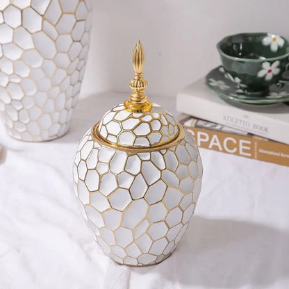 Sandsberg | GoldenPattern | Keramikvase mit luxuriösen goldenen Akzenten – Modernes dekoratives Wohnaccessoire