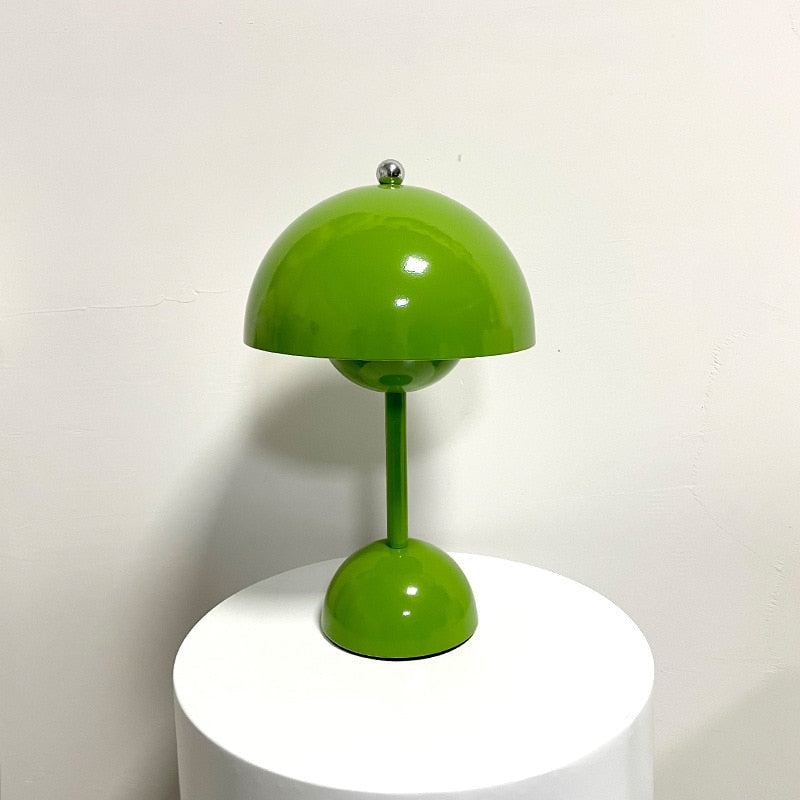Graue Lampe mit schlichtem Retrodesign
