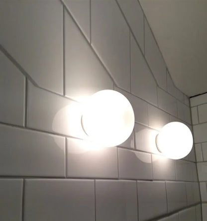 Sandsberg | GlaciaLuxe – Minimalistische Wandleuchte mit Glasstein-Design