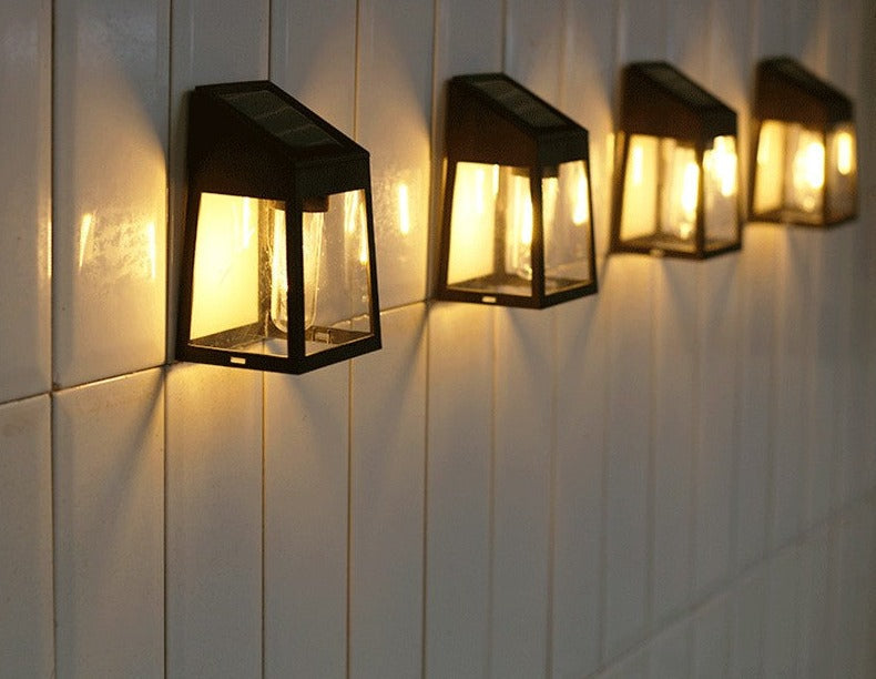 Sandsberg | GuardLume – Robuste LED Solar Außenleuchte