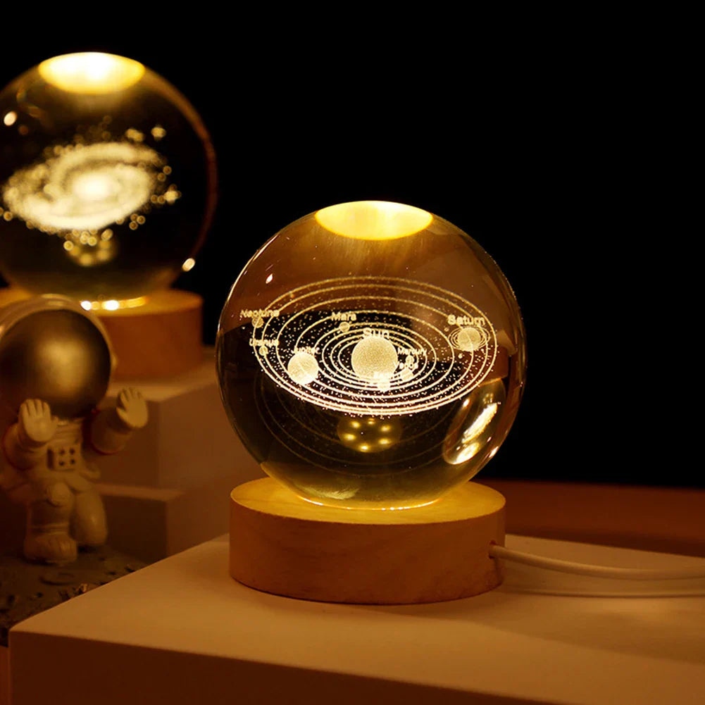 Kristallkugel Nachttischlampe - Leuchtender Planet, Galaxie, Mond, Astronaut Tischlampe für Kinder Geschenke