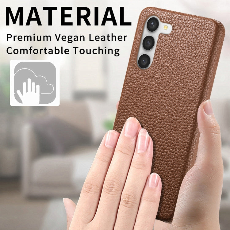 Sandsberg | Für Samsung Galaxy S23 5G Litchi Oil Edge Leder Hintergrund Handyhülle (Braun)